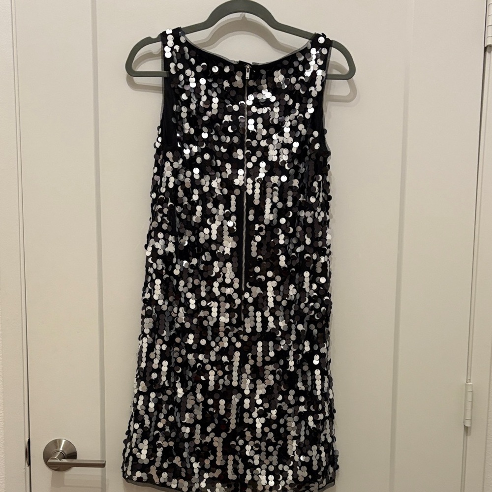 Adrianna Papell Black and Silver Sequin Dress size 6 like new